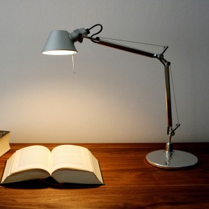 0400 Rotating Telescopic Adjustable Desk Lamp Work Study Simple Modern